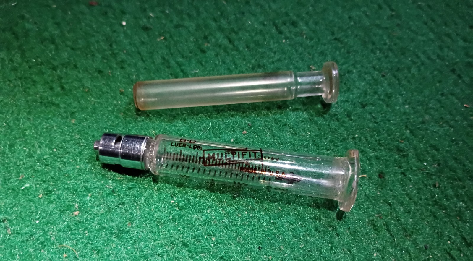 Vintage ~ B-D Multifit 2cc Reusable Syringe + Metal & Glass Storage Travel Case