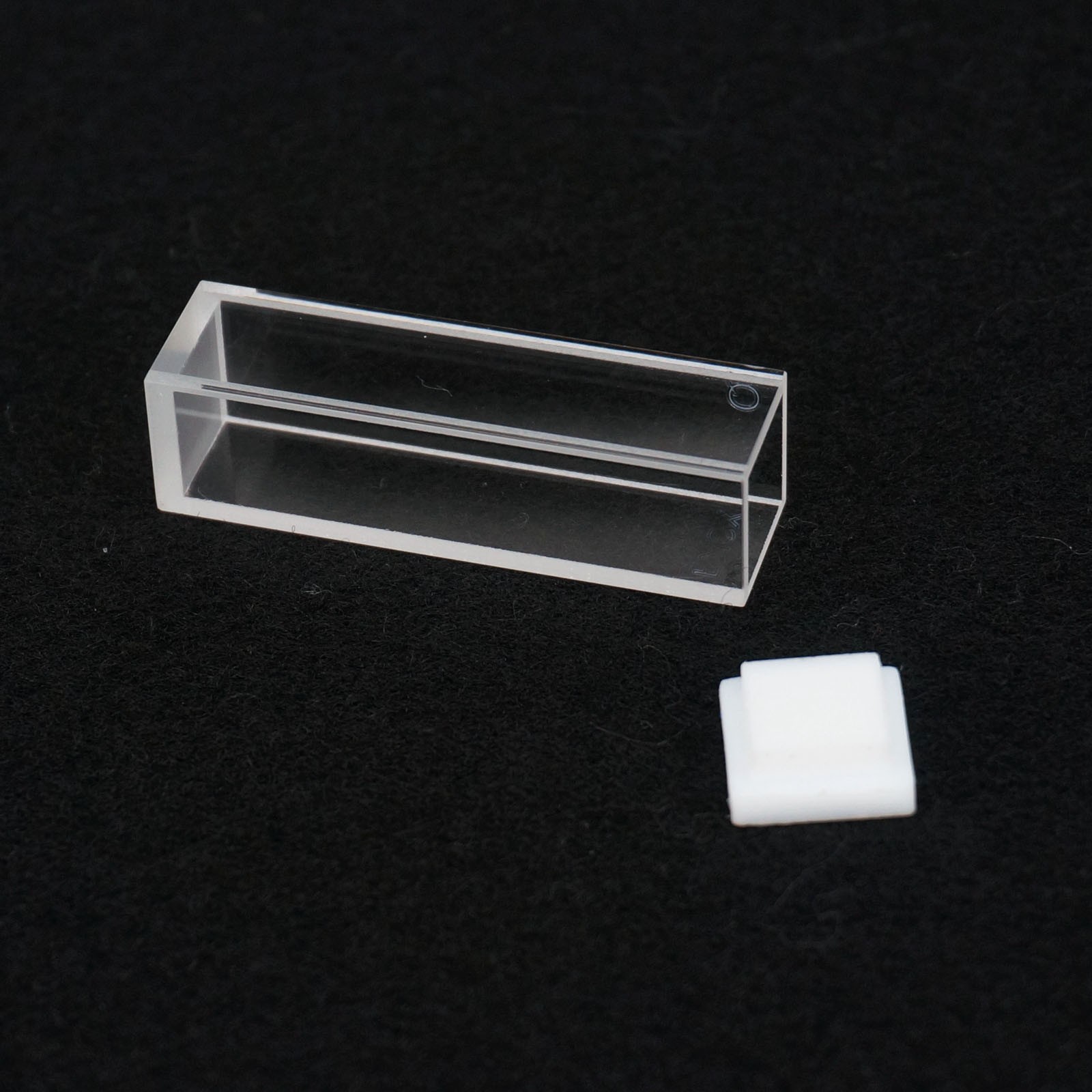10mm Path JGS1 Quartz Cuvette Cell With Lid For Fluorescence Spectrometer